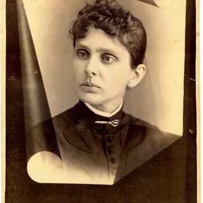 Cabinet Card,