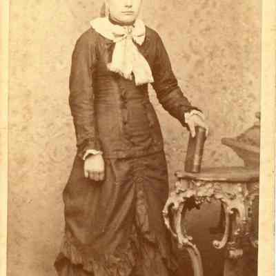 Cabinet Card, Johnson, Small, Mrs F Chandler