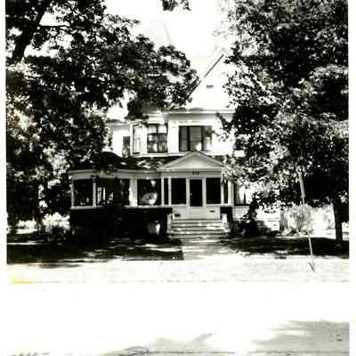 Photograph, Houses, 228 South Watertown Street, Rose Ivy Inn