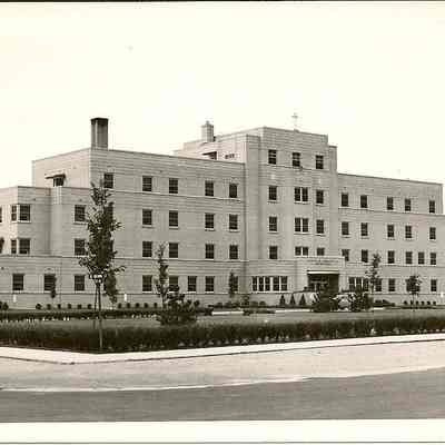 Postcard, Waupun Memorial Hospital