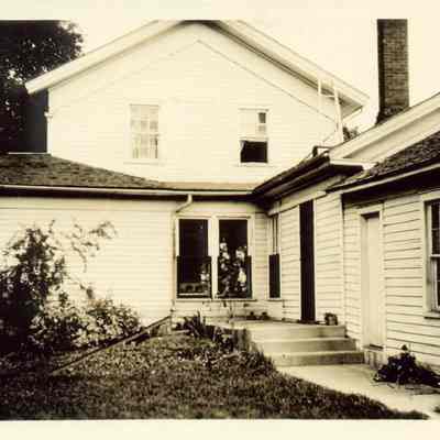 Photograph, Houses, 529 East Lincoln Street