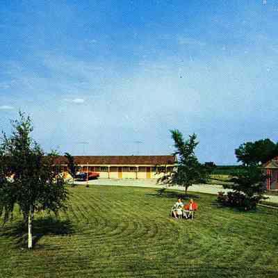 Postcard, Bel-Aire Motel