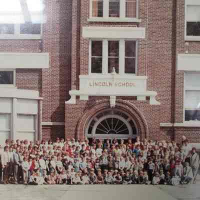 Lincoln School 1983 (last session) students and faculty.