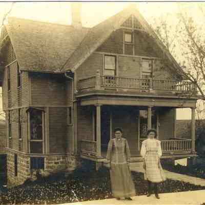 Postcard, Houses, Lovila and Mother, Burmeister