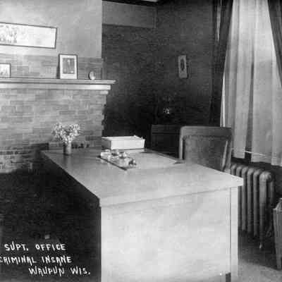 Postcard, Central State, Supt. Office
