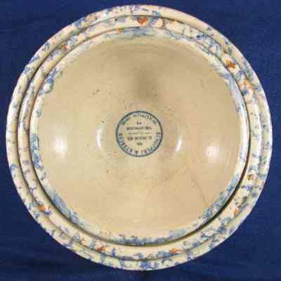 Set of 3 mixing bowls.