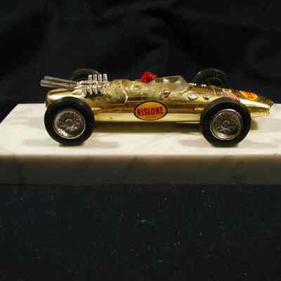 1 Car with Rislone advertising.