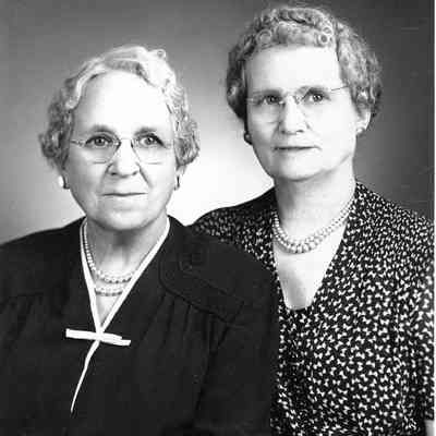 Photograph, Wilcox Cousins, Inez Wilcox and Lucy Hamilton