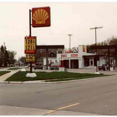 Peters Shell Station