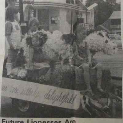 Lioness Float in Trail Days Parade