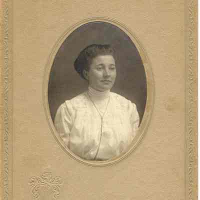 Cabinet Portrait, Edie Claurie
