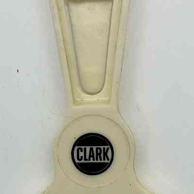 Ice Scrapper, Norm's Clark Station