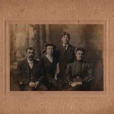 Cabinet Card, Brooks, Unknown People