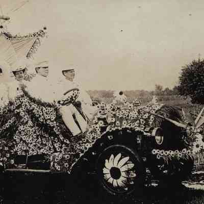 Postcard, Johnson, Parade, Automobile Covered with Flowers