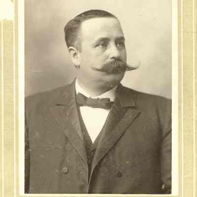 Cabinet Portrait, P. 53, Prof. Frank C. Howard