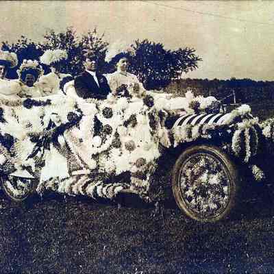 Postcard, Parade, 1920's Floral