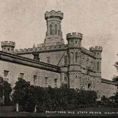 Postcard, Corrections, Wisconsin State Prison, Front Yard