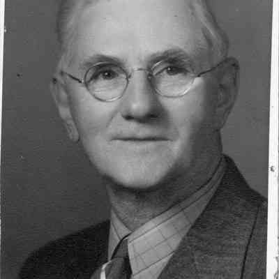 Hadfield, Robert T.