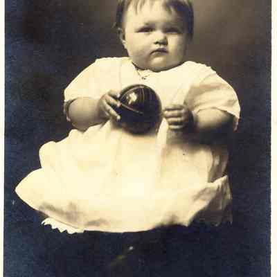 Postcard, P. 111, Matilda Hickathorn