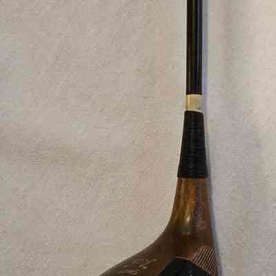 Shaler, Gold Club, Wood