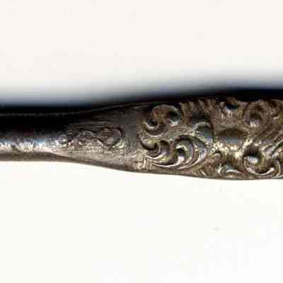 Linnen's Shoes, Metal Button Hook