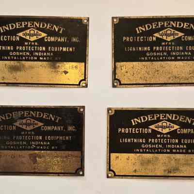 Metal Plates, Independent, Dykstra Farm Supplies