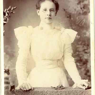 Cabinet Card, Johnson, P. 40, Anna Conway