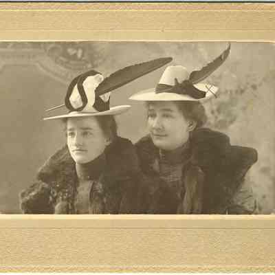Cabinet Portrait, Mrs Gruetzmacher and Lady
