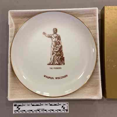 Plate in Box, Pioneers