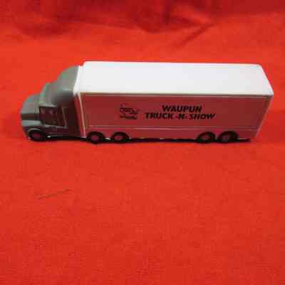 Truck, Waupun Truck n Show, Gray & White