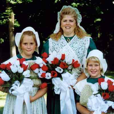 Picture of the 1995 Klompenfest Court, Queen Bonnie Immel