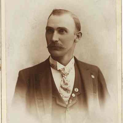 Cabinet Card, L Towne