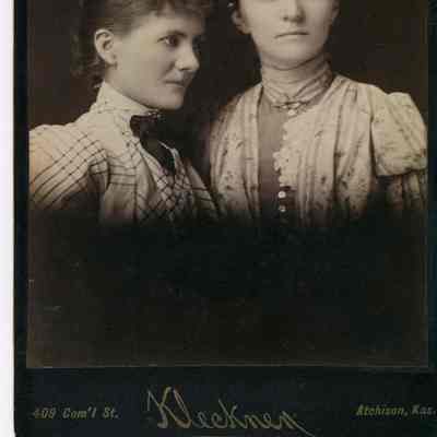 Anna and Ida Stockwell.
