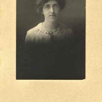 Cabinet Portrait, Johnson, P. 66, Edna Wilson, Teacher, South Ward