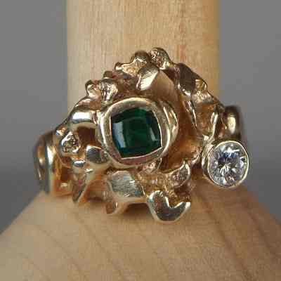 Tourmaline, Diamond and Gold ring