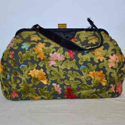 Floral chenille carpet bag, gold clasp, black strap