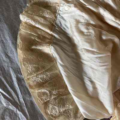 Inner hem detail