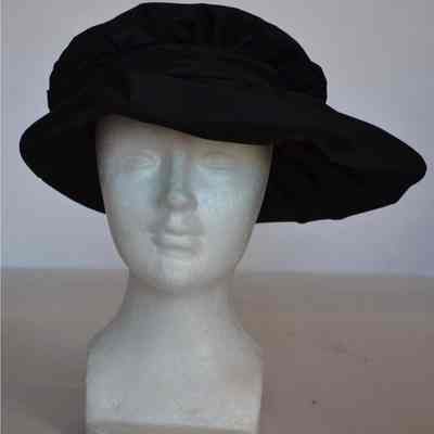Taffeta soft hat with brin