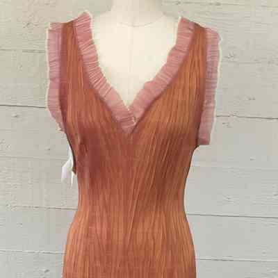 Crinkle dress with chiffon crinkle trim