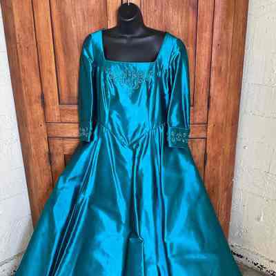 Taffeta long sleeve ballgown with matching wrap