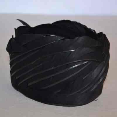 Stiff feather wraparound unused hat trim