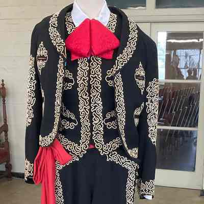 Mariachi 3 piece suit with red sash