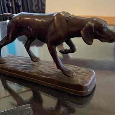 Hunting hound small sculpture