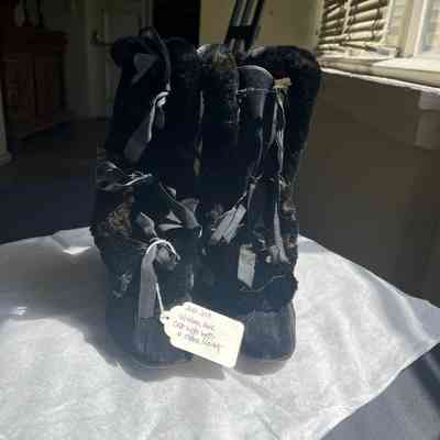 Velveteen Black Flat Boots with Ribbon Laces and Faux Fur Trim