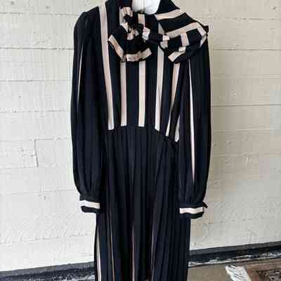 Bill Blass Dress - Day Wear w/ Pleats