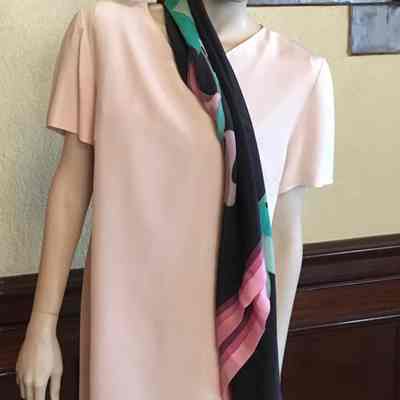 Shift dress with padded short sleeves