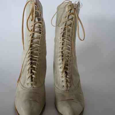 Boots: Leather Lace Up Of White with Louis Heels