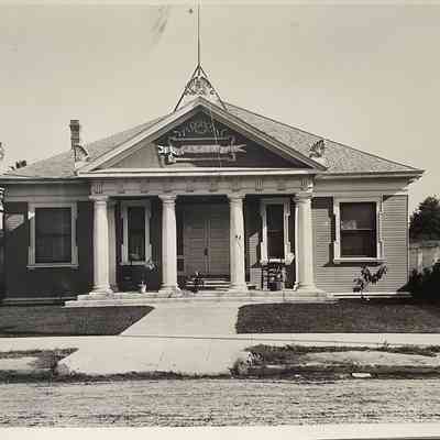 Buildings and People 1897-1905