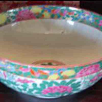 Porcelain bowl with flowers
