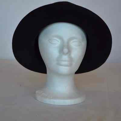 Velour brimmed hat
